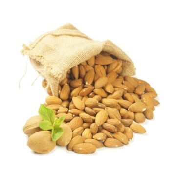 Ongebrande bruine amandelen